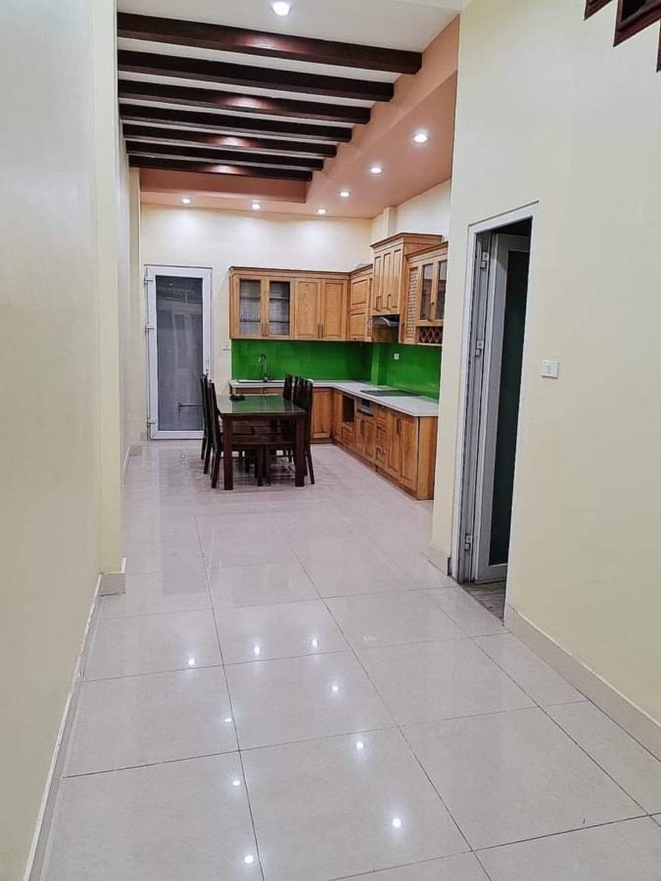 CHO THUÊ NHÀ KIM MÃ THƯỢNG,60M2X4T,5PN. OTO ĐỖ CỬA. GẦN LOTTE. GIÁ 20TR