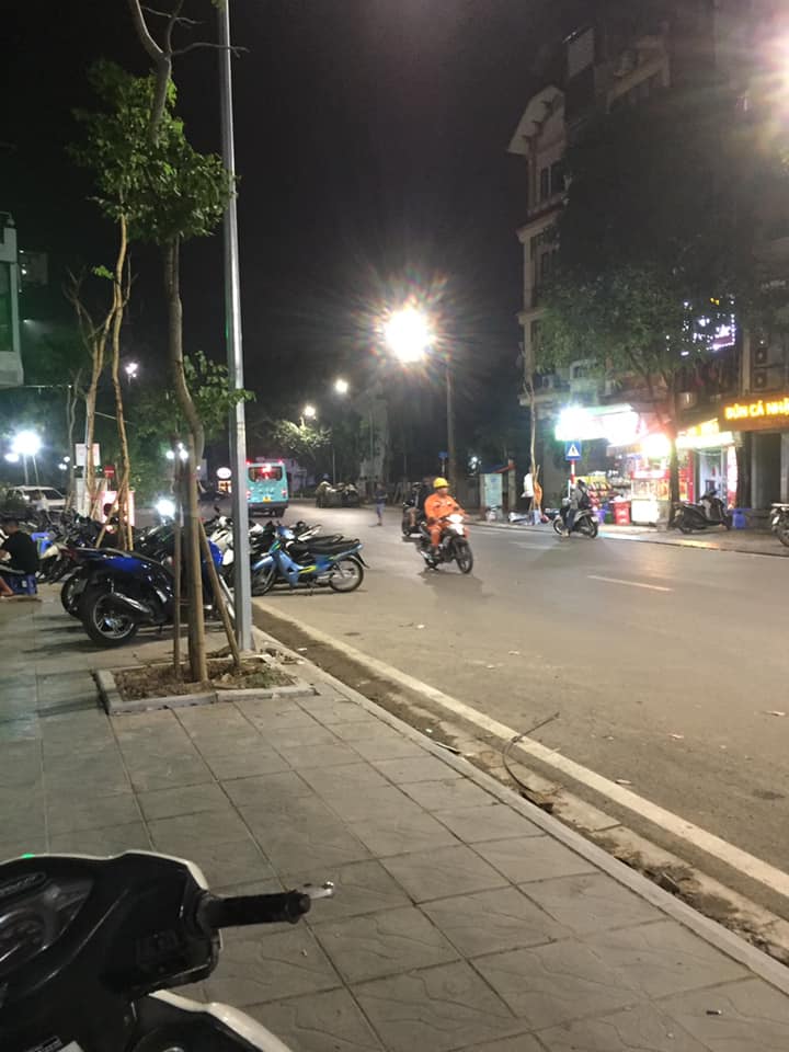 Tây Hồ Xuân La 71m 7 Tầng Thang máy Mặt phố vỉa hè ô tô Kinh doanh dòng tiền.