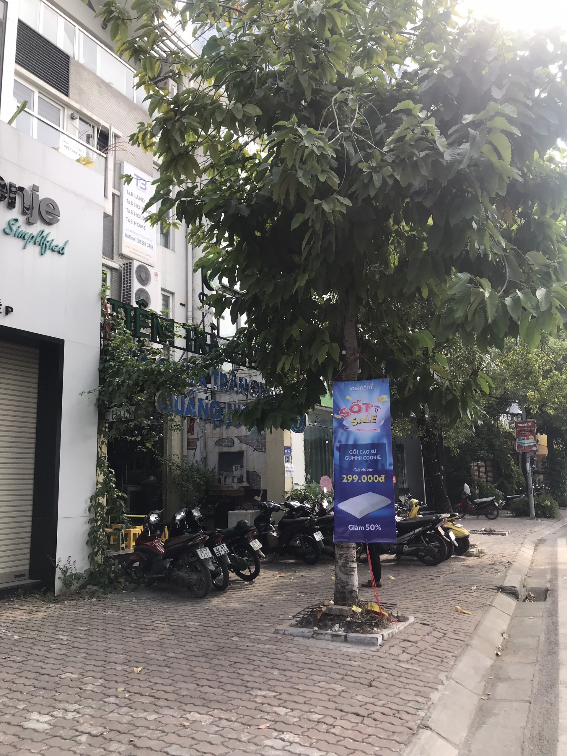 CHO THUÊ NHÀ MẶT PHỐ NGUYỄN CHÁNH-HÀ NỘI( mặt tiền rộng 6m)