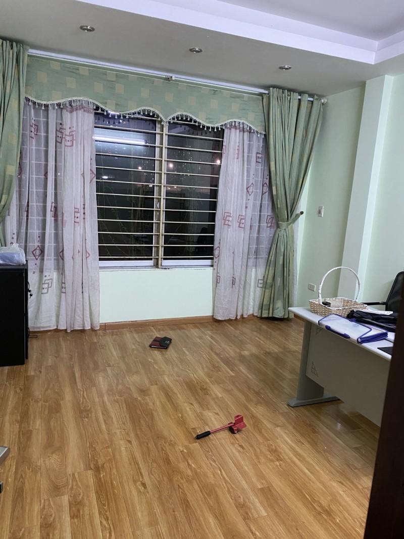 Chỉ hơn 4 tỷ có nhà Nguyễn Đình Hoàn, 64m² kinh doanh