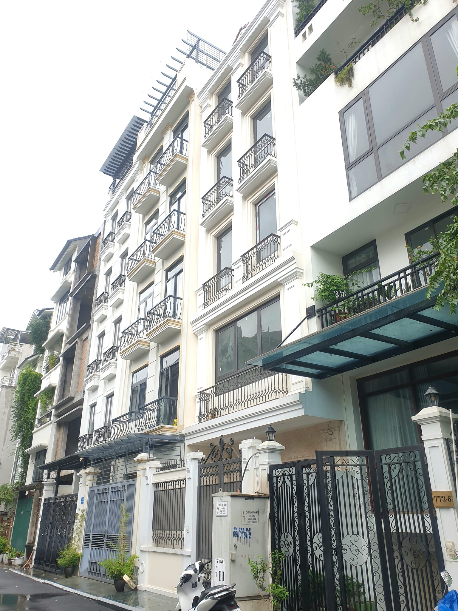 Bán nhà 7 tầng có hầm khu biệt thự Minh Tâm, Cổ Linh DT 80m2 thiết kế cực đẹp 2 thoáng