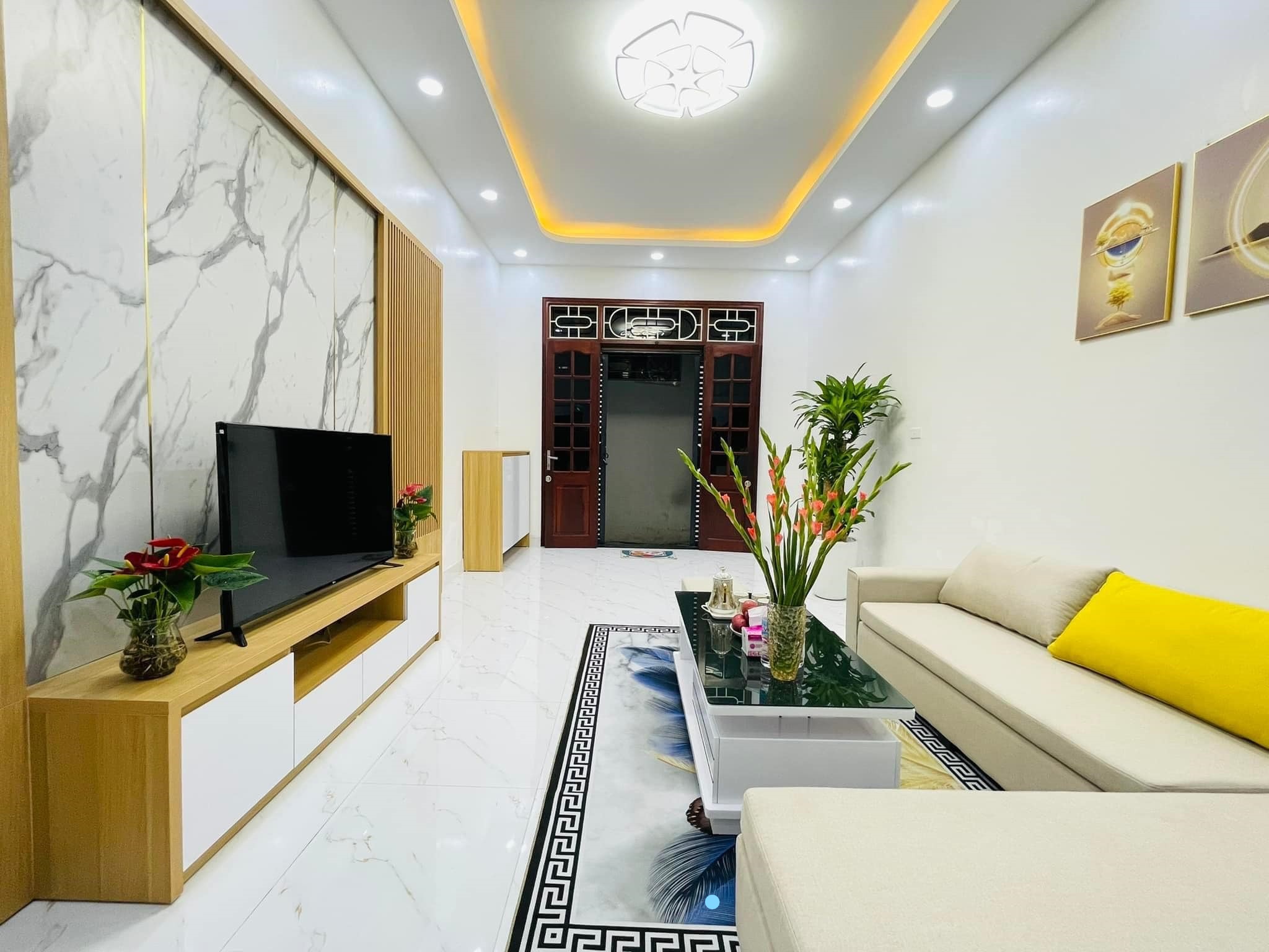 BÁN NHÀ HOÀNG NHƯ TIẾP, LONG BIÊN 70M, 4TẦNG, Ô TÔ ĐỖ, NGÕ THÔNG THOÁNG