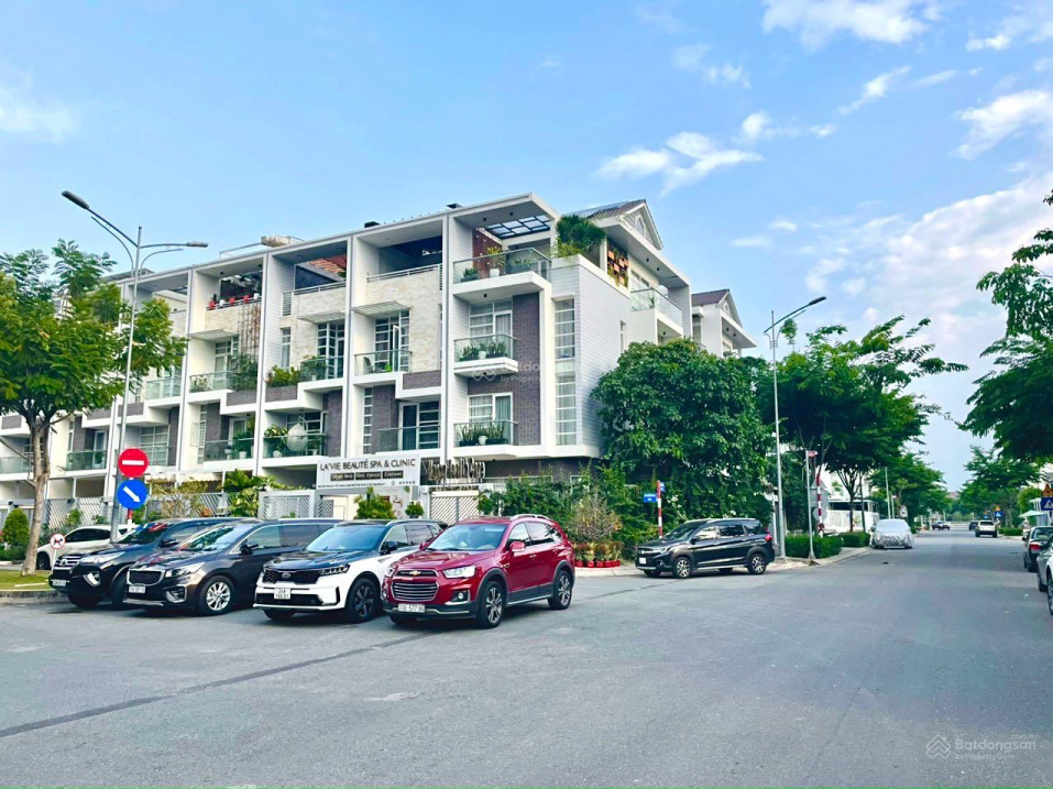 Tôi chính chủ bán gấp nhà phố 2 mặt tiền Jamona Golden Silk Q7, Dt 5 x 18m giá 13.9 tỷ (sổ hồng)