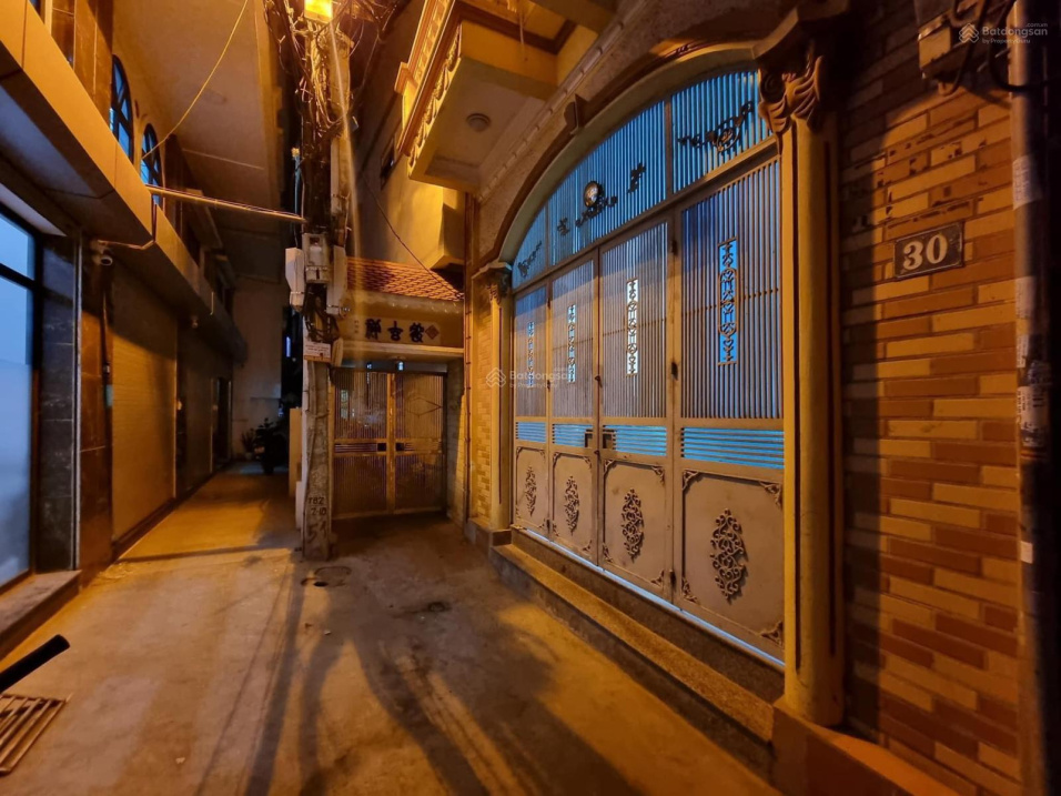 Trung tâm Đống Đa ngõ rộng lô góc 2 mặt nở hậu giá chỉ 4,5 tỉ ctl