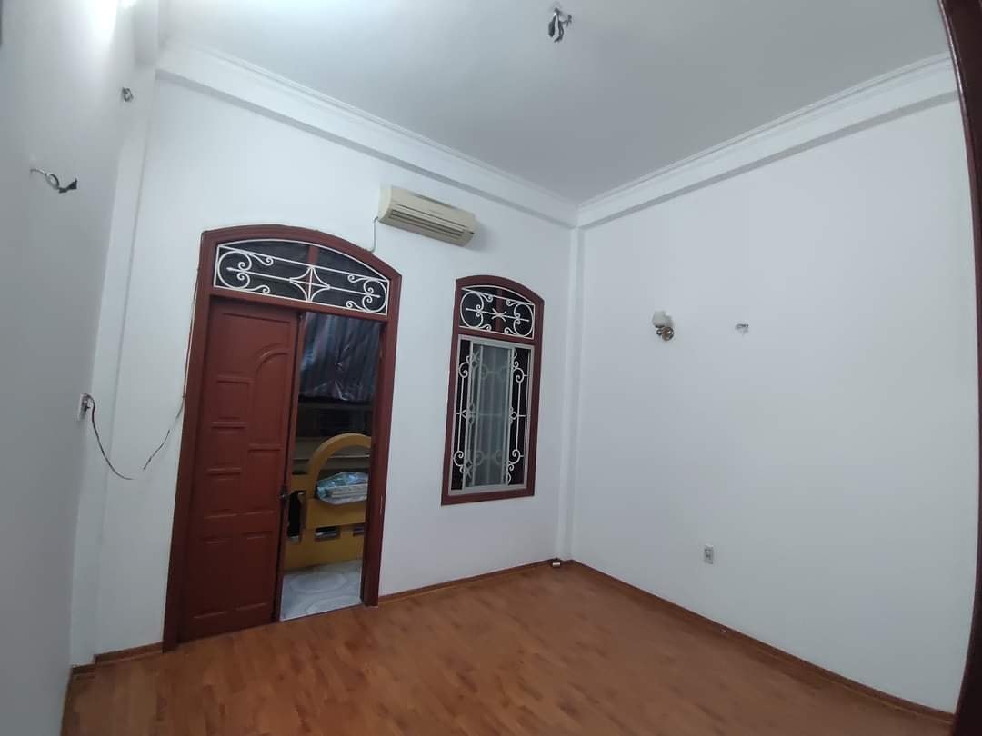 Bán nhà phố Trương Định, 34m x 5 tầng, MT 7.2m, ngõ ba gác tránh, thông khắp ngả. Giá chỉ 3 tỷ 5