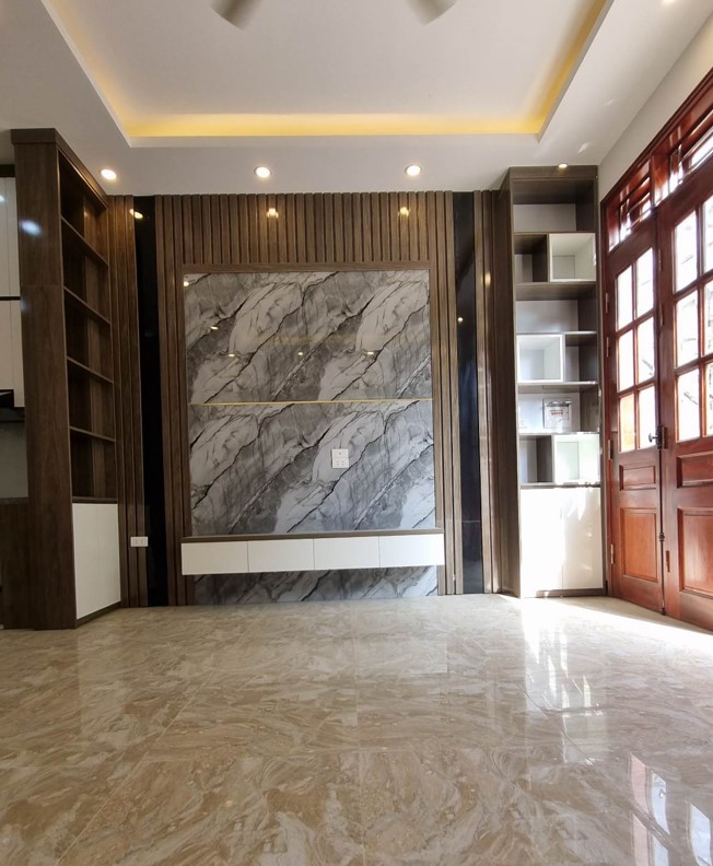 Bán gấp nhà sát khu Dịch Vụ Vạn Phúc, Hà Đông, LÔ GÓC 35m2*5 tầng, Ô Tô, chỉ 4 tỷ.