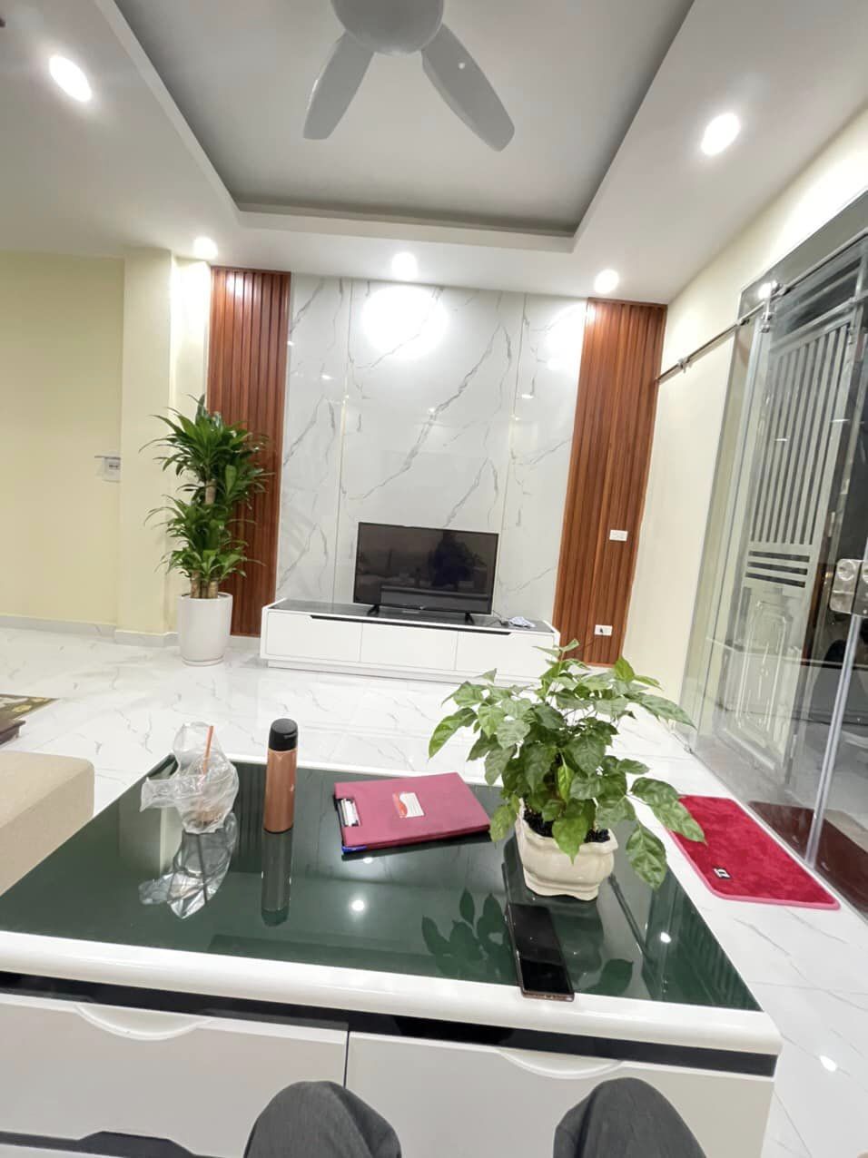 Chủ cần bán gấp nhà Chính Kinh, Thanh Xuân, nhà đẹp ở luôn, DT 41m2, 4 tầng, 4 PN, chỉ 4,8 tỷ