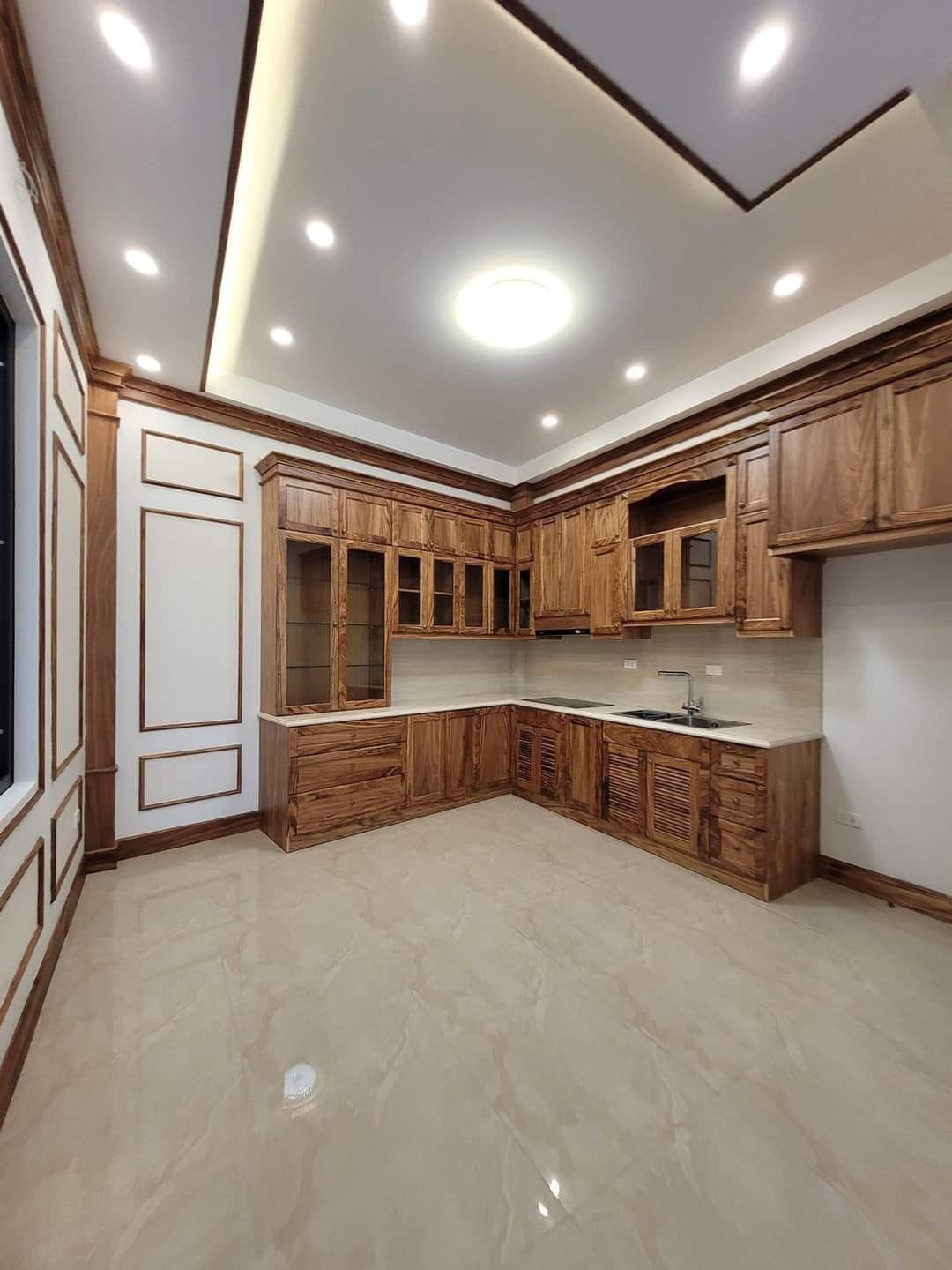 BÁN NHÀ KHƯƠNG TRUNG 40m2 x 5T, CHỈ 3,8 tỷ, CÁCH Ô TÔ 30m,