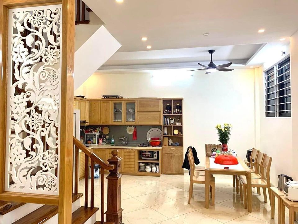 Bán nhà siêu đẹp Hào Nam, Đống Đa 35m, 6 tầng, nhỉnh 5 tỷ, nhà đẹp ở luôn.