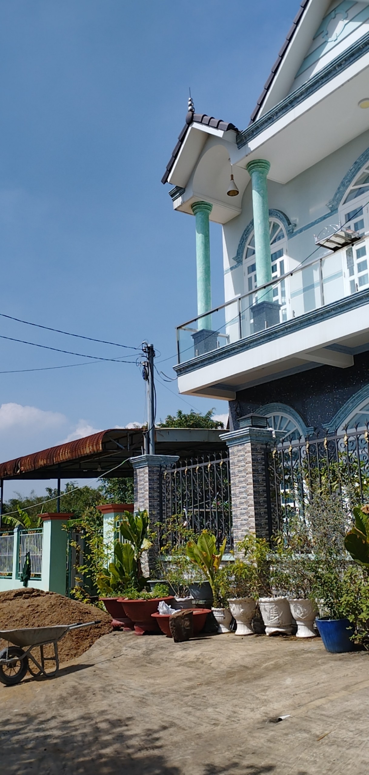 BÁN NHÀ LÔ GÓC 1T2L kinh doanh 72 m2 5 tỷ 4 SÁT CHỢ HIỆP HÒA ĐƯƠNG OTO