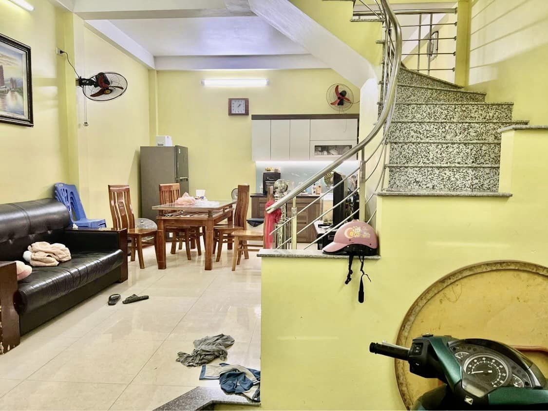 Bán nhà dân xây Kim Mã, Ba Đình, 51 m, 4 tầng, MT 4.5m, giá 3 tỷ 600 triệu.