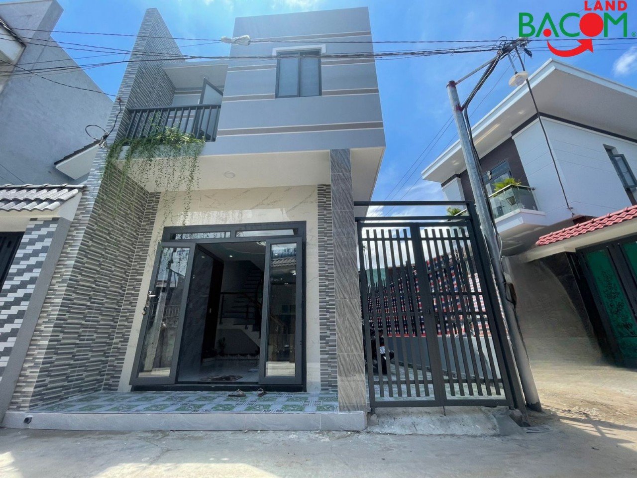 BÁN NHÀ 1L1T 2 MẶT TIỀN 87m2, TÂN PHONG 2 TỶ 8 Ô TÔ SÁT TRƯỜNG, CHỢ