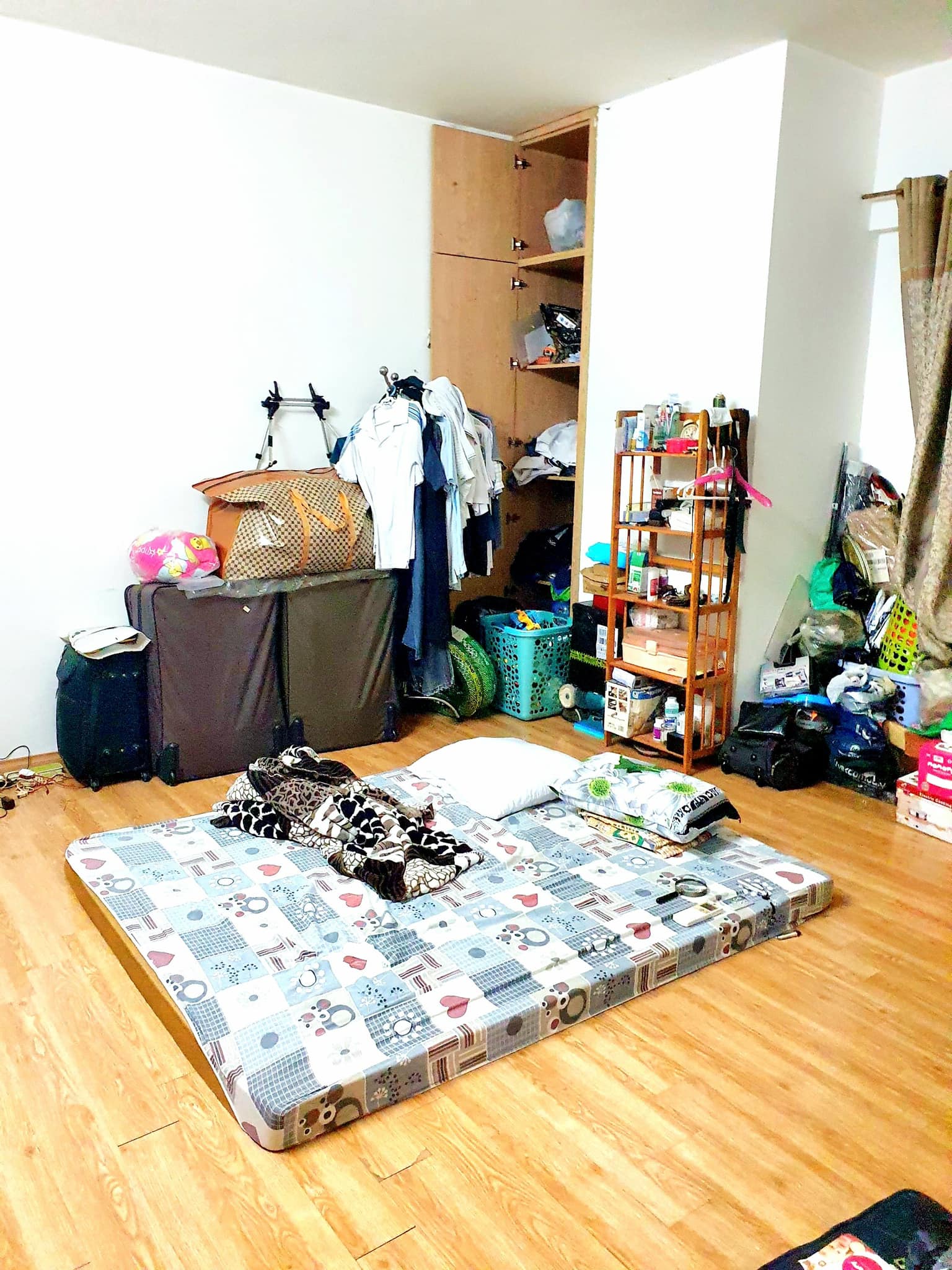 Bán căn hộ chung cư 165 Thái Hà, Đống Đa 93m, 3 PN, nhà đẹp ở luôn, nhỉnh 4 tỷ.