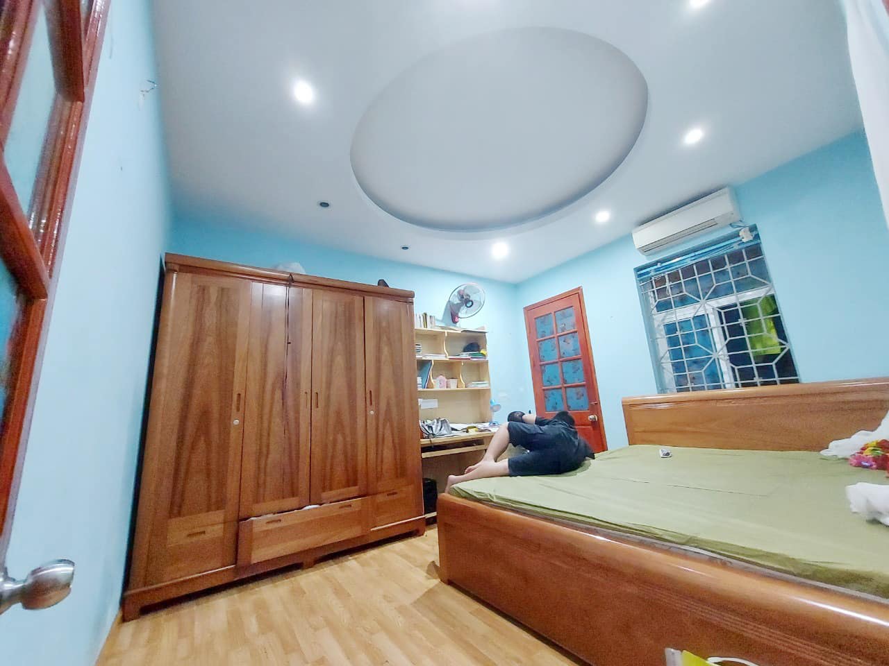 Bán căn hộ chung cư Chùa Láng, Đống Đa 73m, 2 PN, nhà đẹp ở luôn, nhỉnh2 tỷ.