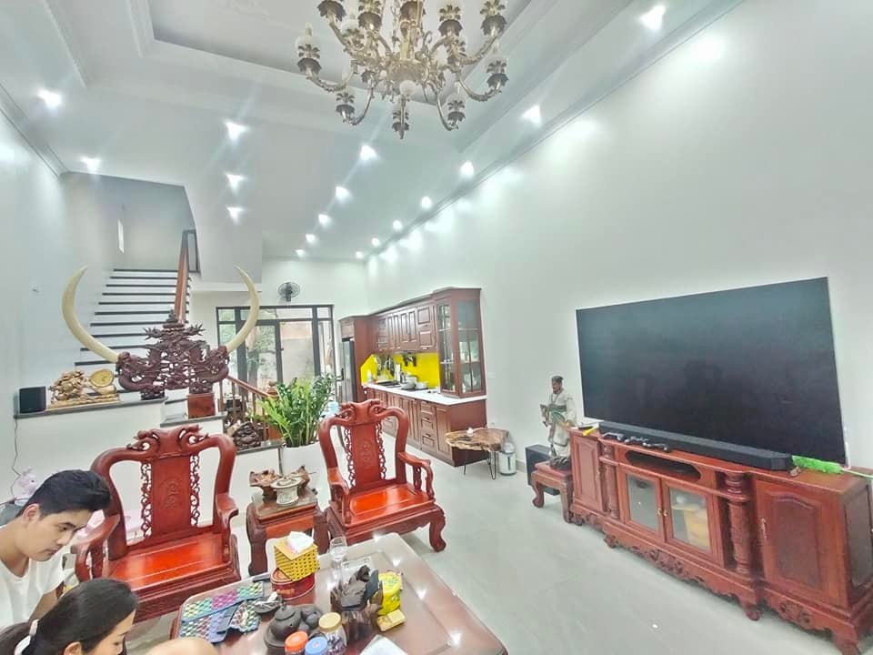 Bán Nhà Riêng Thái Hà Đống Đa 46m 4Tầng, MT 5.2m Giá 5 tỷ 350 triệu, Nhà Đẹp , Sổ Vuông, Ôtô Đỗ Cổng