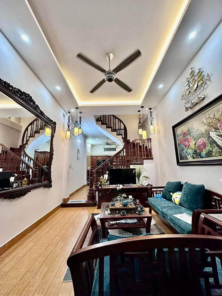 Bán nhà riêng 5 tầng ngõ 445 Lạc Long Quân Tây Hồ Hà Nội, nhỉnh 5 tỷ