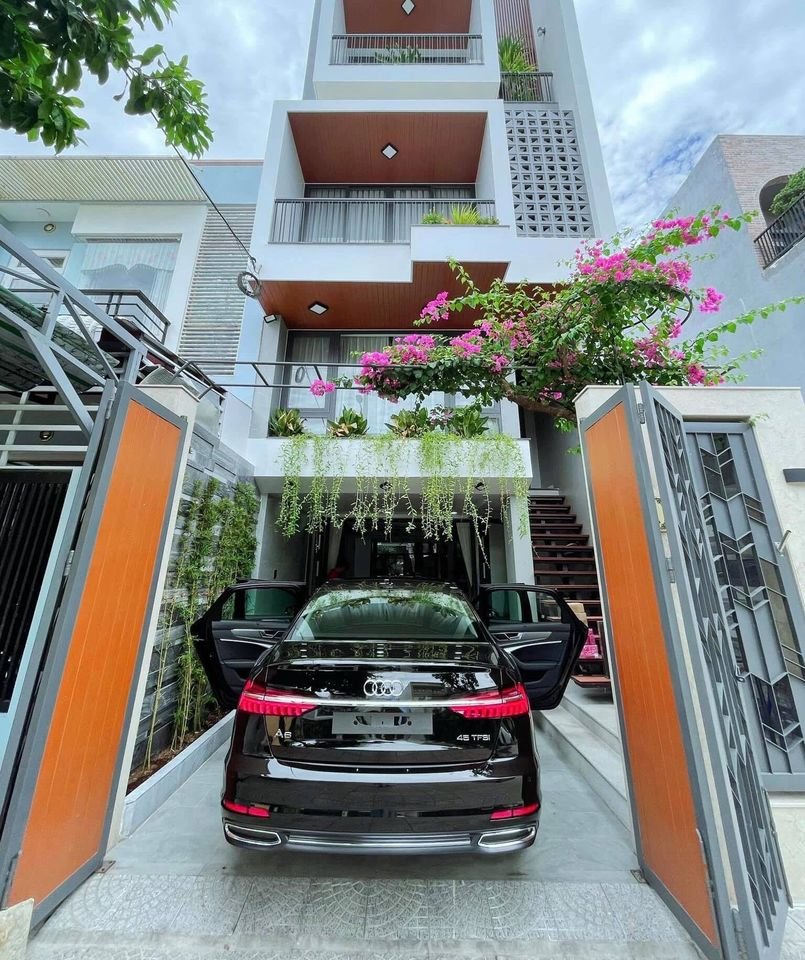 Bán nhà phân lô Nguyễn Hoàng Tôn, Tây Hồ, ô tô 7 chỗ vào nhà – 41m, 4 tầng, MT 4.5m, giá 7 tỷ 200