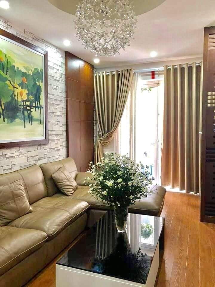 Bán nhà riêng tại đường Âu Cơ, phường Nhật Tân, Tây Hồ, Hà Nội, 5 tầng, giá nhỉnh 5 tỷ