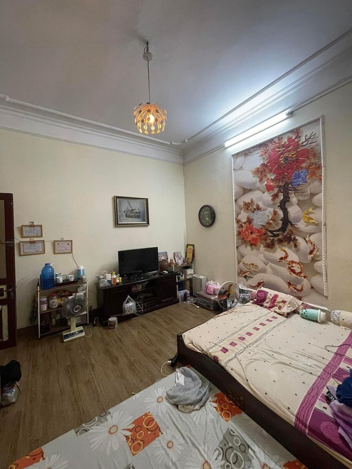 Chính chủ bán gấp nhà Lạc Long Quân, Tây Hồ, 38m, 5 tầng, nhỉnh 5 tỷ.