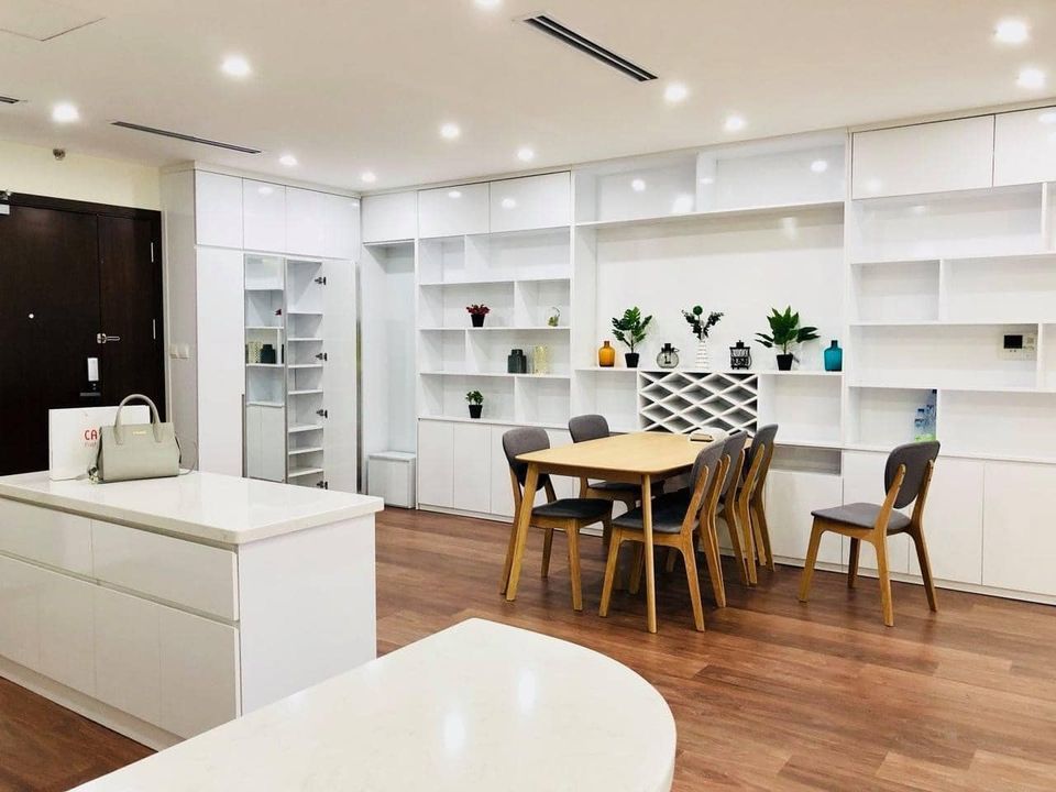 Bán nhà Phân lô Lạc Long Quân, Tây Hồ 42m2, 5 tầng, MT 4m, nhỉnh 5 tỷ, 2 thoáng.