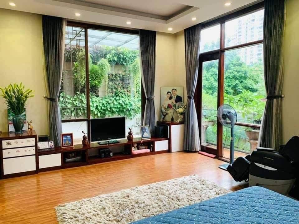 Bán nhà siêu đẹp Lạc Long Quân, Cầu Giấy, gần bãi gửi xe ô tô, DT 34m2 x 5T, 5 tỷ .