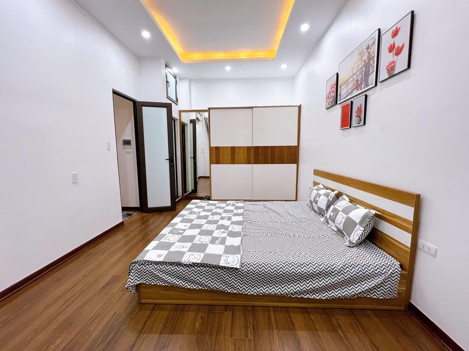 Cần bán nhà phân lô phố Âu Cơ - trung tâm quận Tây Hồ, vị trí đắc địa