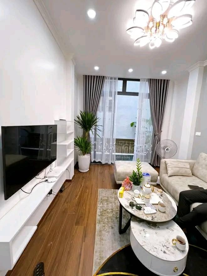 Âu Cơ Tây Hồ 5 tầng mới DT 43m2, MT 4 m, ngõ thông ô tô gần, nhỉnh 5 tỷ.