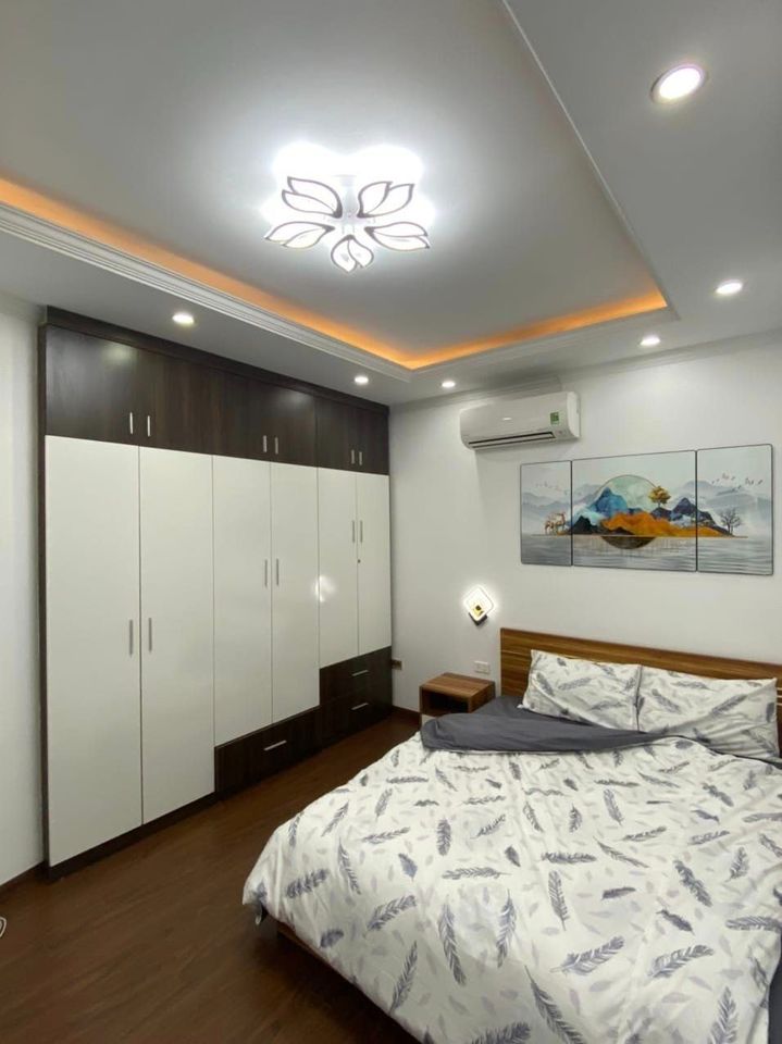 Bán nhà Xuân La, ô tô, 3 bước ra phố, gần Hồ Tây, ở sướng, 45m2, giá 7 tỷ