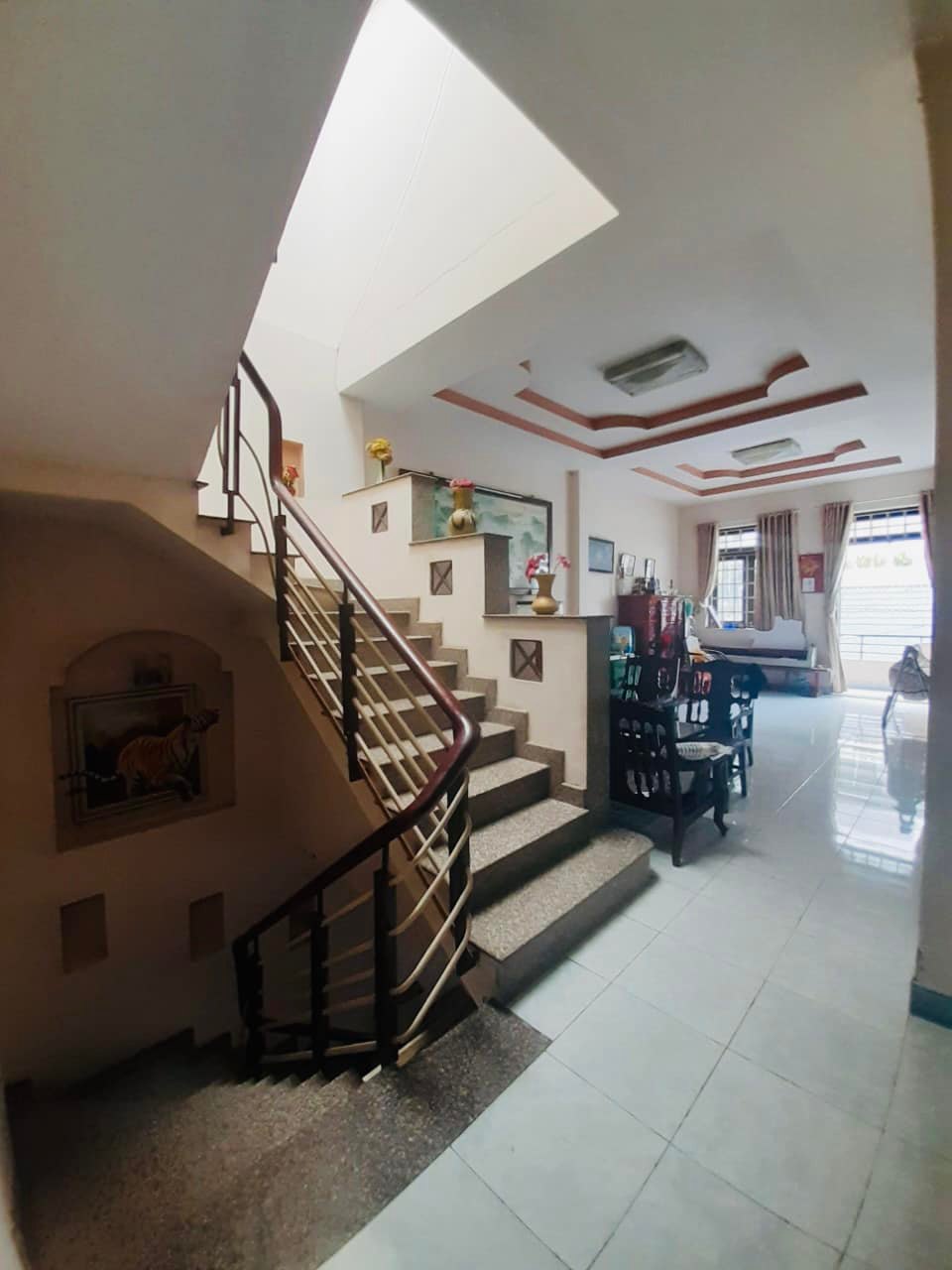 Nhà mặt tiền kinh doanh đa nghành, diện tích khủng, sổ đẹp như mơ, chủ gấp bán giá rẻ bất ngờ.