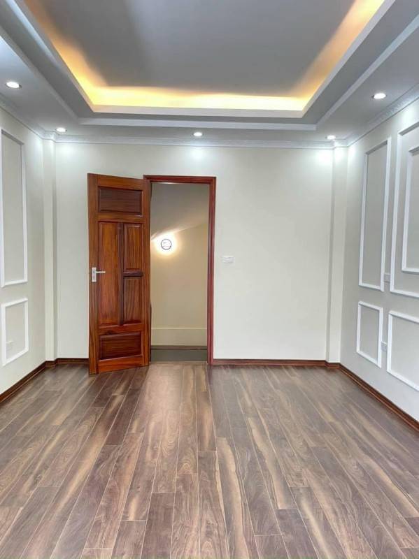 Bán gấp nhà Mới đẹp ngõ 250 Tân Mai giá 4,95 tỷ, 55mx3T, SĐCC