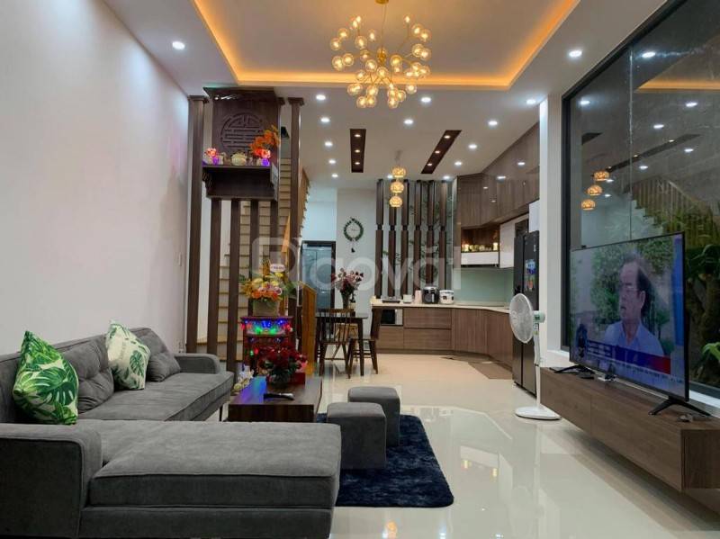 Bán gấp nhà ngõ 225 Quan Hoa giá 4.05 tỷ, 35mx5 tầng, đẹp ở ngay