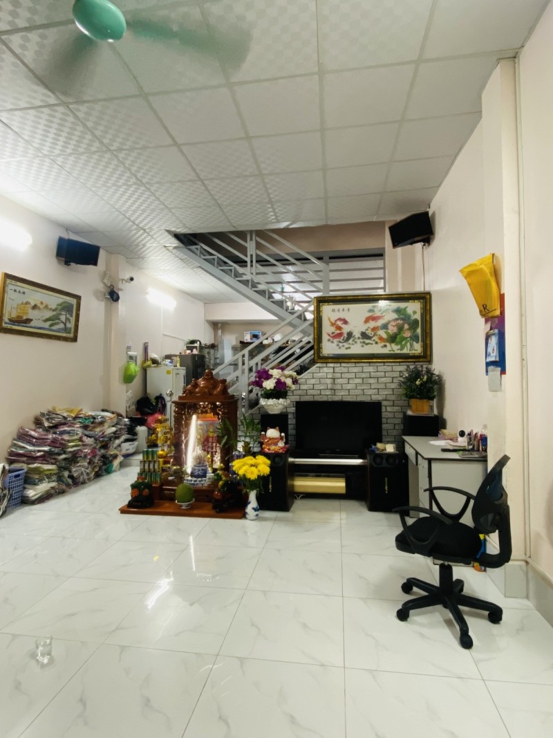 Bán nhà hẻm ô tô Lý Thường Kiệt, sát Quận 10, 70m2, chỉ 8 tỷ hơn