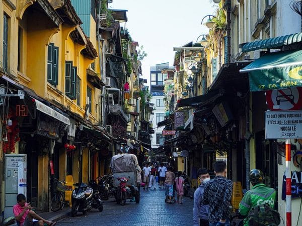 ban-khach-san-pho-co-ha-noi-4