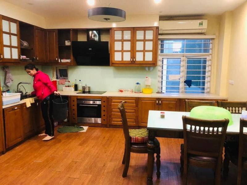 Bán nhà ngay đầu ngõ 508 đường Láng giá 6 tỷ, 55mx4T, ở được luôn