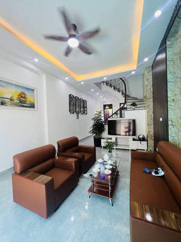 BÁN NHÀ NGÕ 190 NGUYỄN TRÃI TỰ XÂY - TƯƠNG LAI MẶT PHỐ 40Mx5T 3.75 TỶ