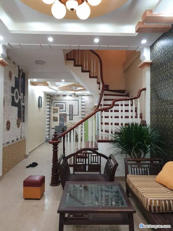 Bán nhà ngõ 79 Nguyễn Chí Thanh giá 3.55 tỷ, 35m , ngõ thoáng