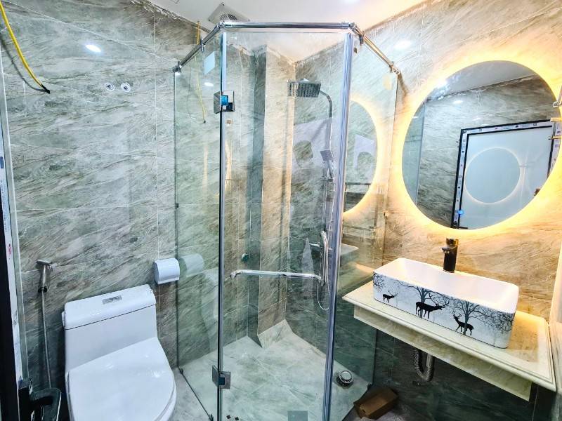 Bán nhà ngõ 89 Lạc Long Quân giá 7.3 tỷ, 40mx5T, Mới hiện đại