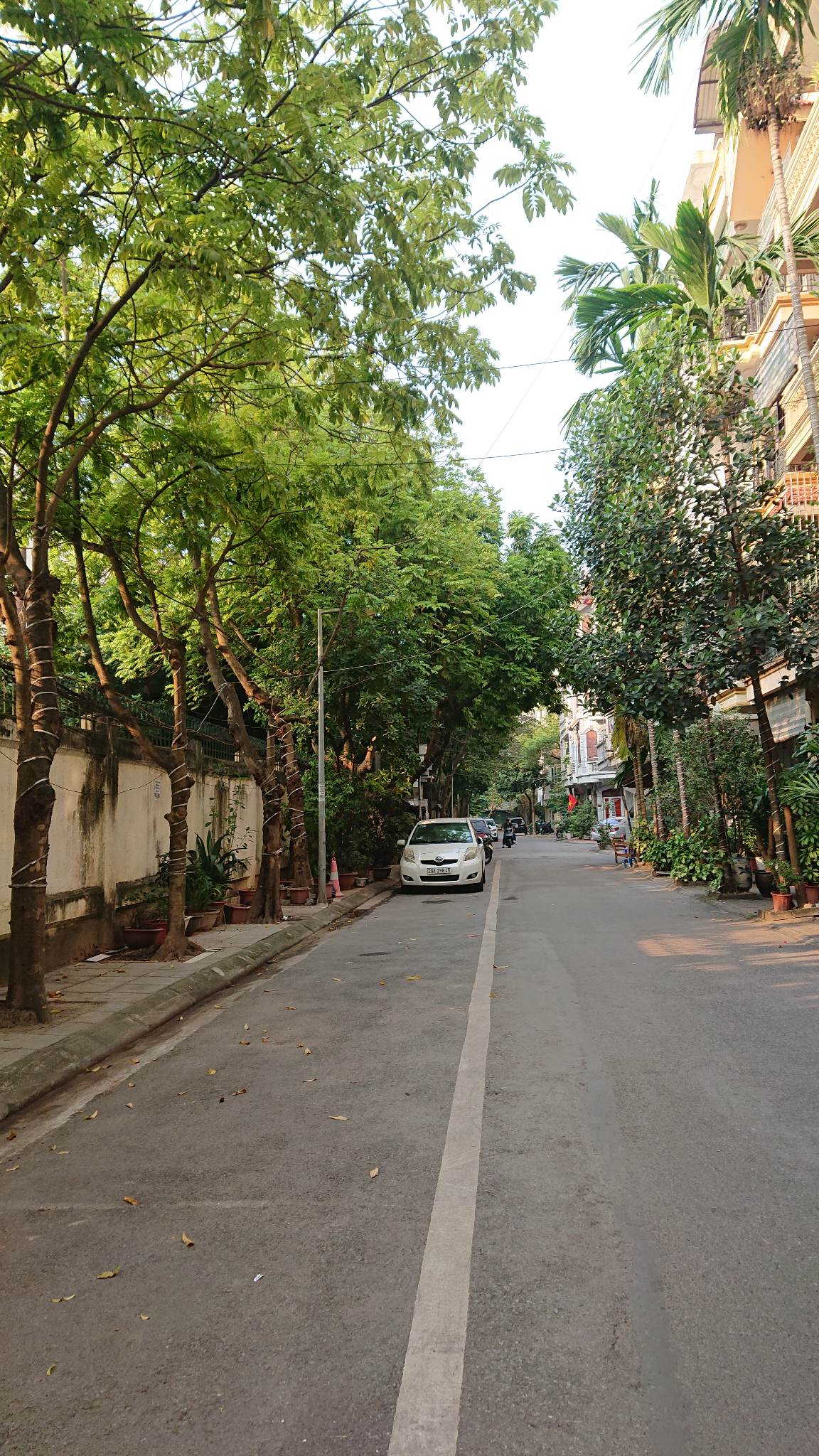 Bán nhà ngõ 97 Văn Cao Ba đình Phân Lô vỉa hè KINH DOANH 68M2 MT5m 15 tỷ