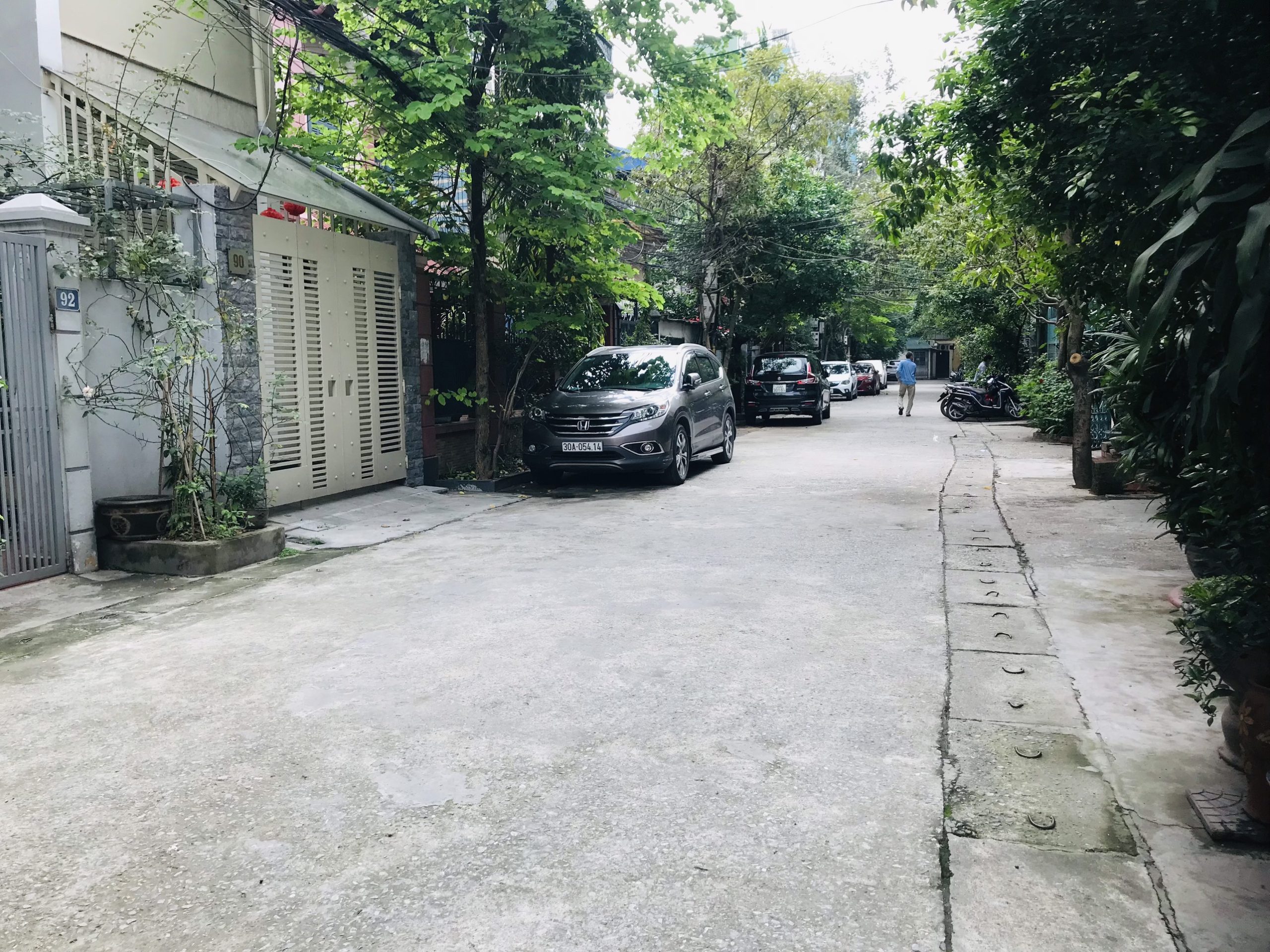 Phố Văn Cao Ba Đình, Ô Tô vào nhà, Nhỉnh 10 tỷ 44m2*5T, MT 4.5m, Phân lô quân đội