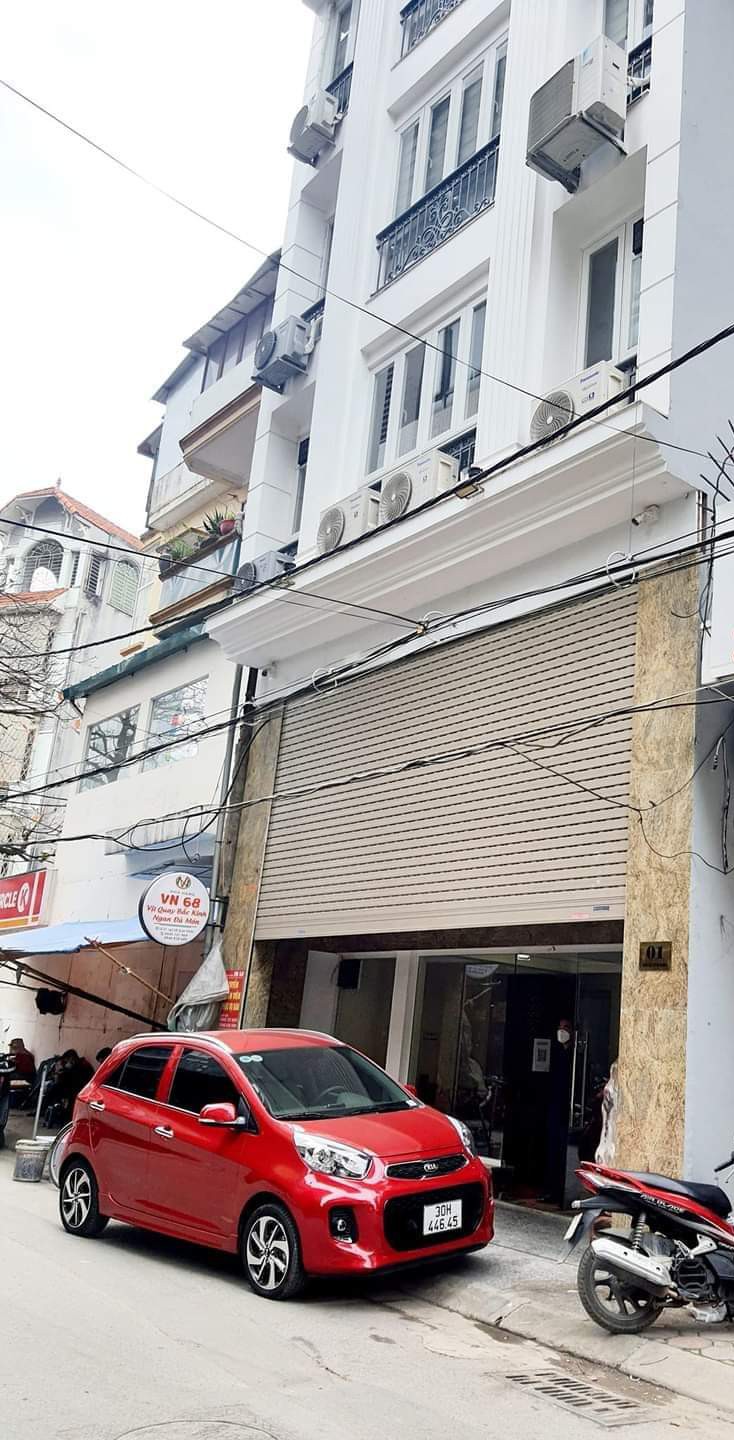 Bán gấp nhà mặt phố Thuỵ Khuê kinh doanh đa hệ sầm uất, ô tô đua, mặt tiền rộng 100m-23 tỷ