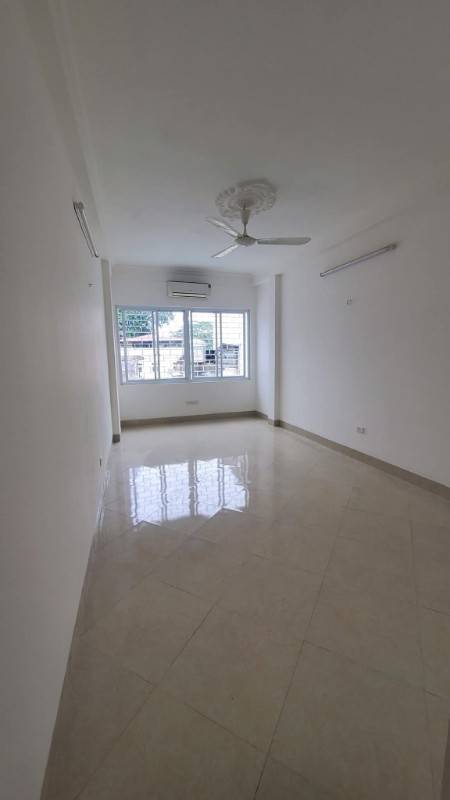 Cần bán gấp nhà ngõ 12 Đào Tấn giá 5.6 tỷ, 45mx3T, ở luôn