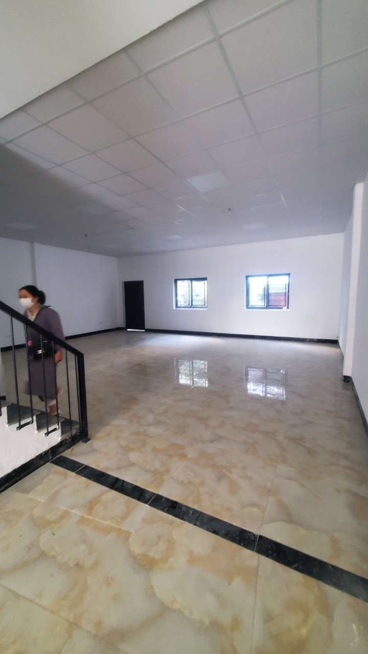 Cho thuê MBKD phố Nguyễn Văn Cừ,Long Biên S 160m2
