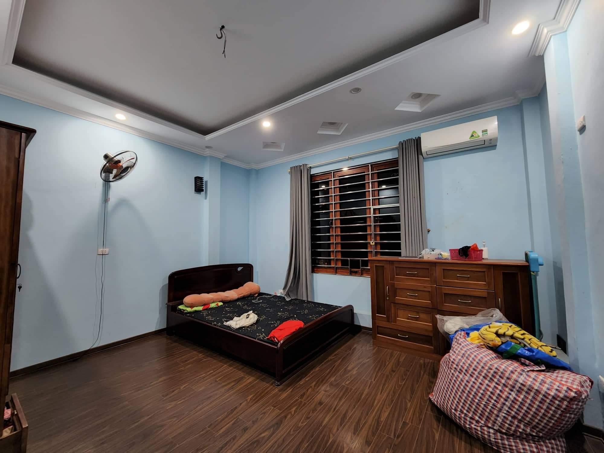 Cần Bán Nhà TRẦN HÒA Hoàng Mai Hà Nội 50M 4 tầng LÔ GÓC KINH DOANH 5 tỷ