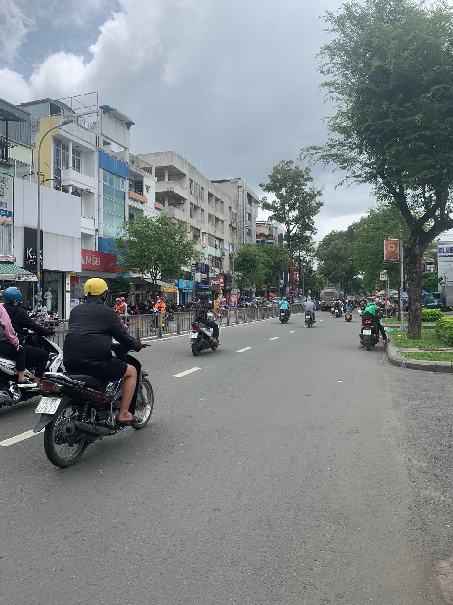 NỢ BANK 4 TỶ- 40M2- GIÁ 6.9 TỶ. BÁN GẤP NHÀ LÔ GÓC- HXH PHAN ĐĂNG LƯU