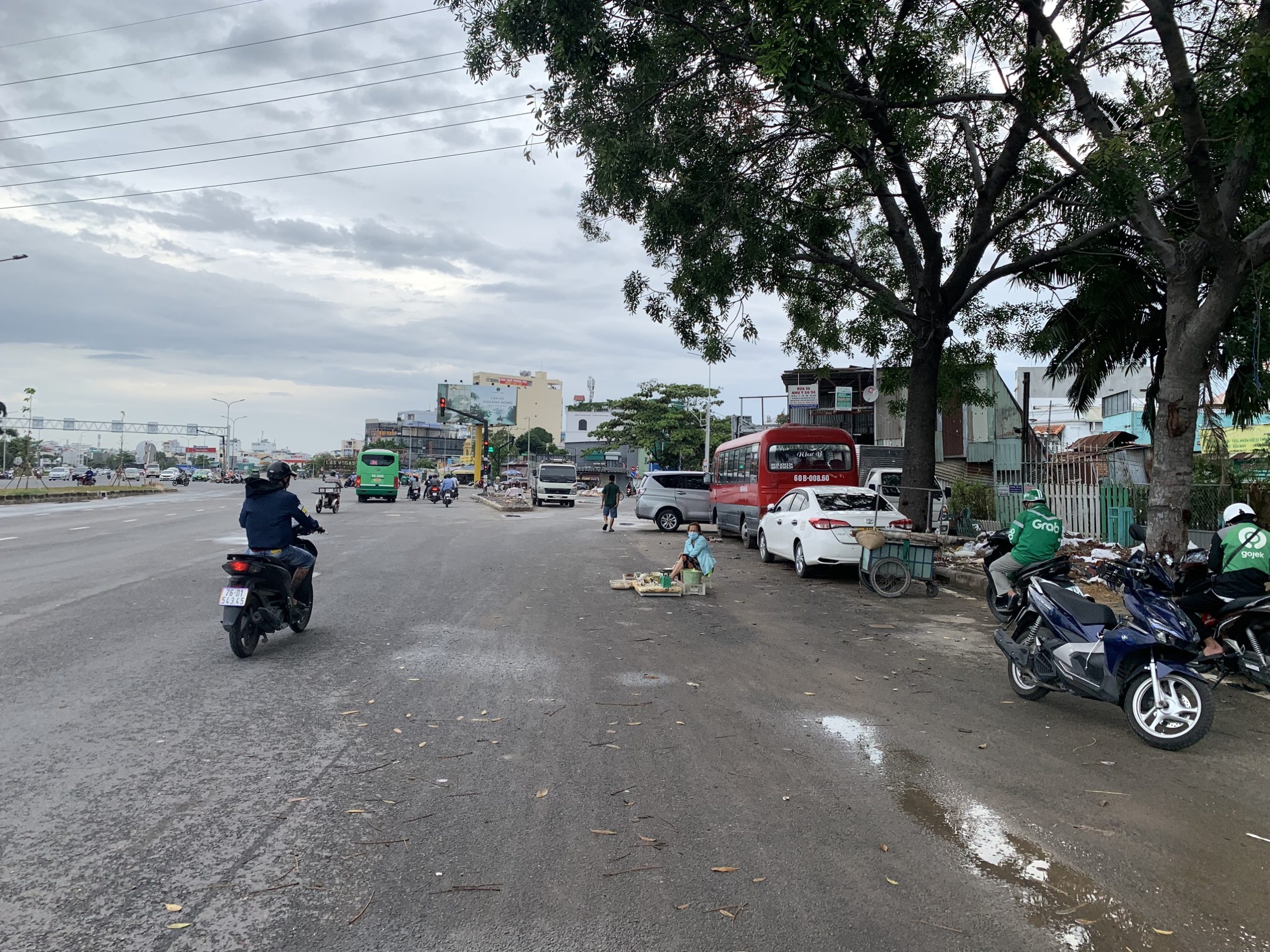 Đất hạ giá cần bán gấp mặt tiền Nguyễn Văn Linh Q7. Dt: 12,5x32. Giá: 45 tỷ