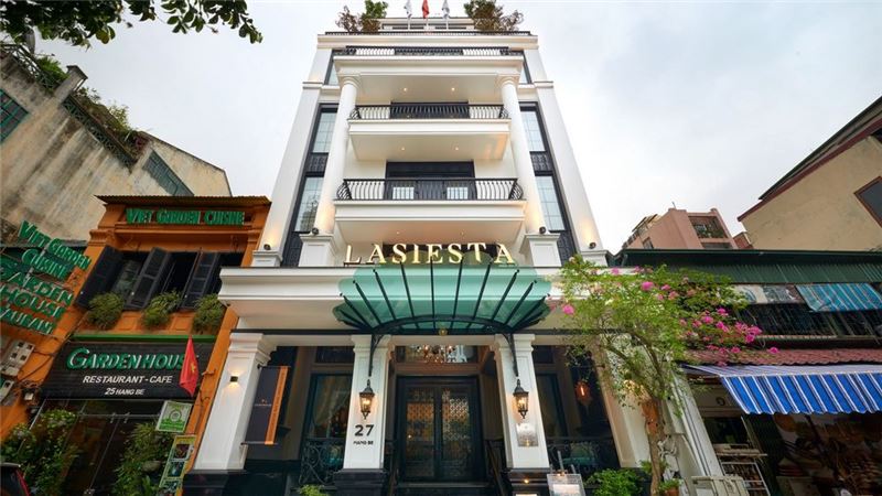 Cho thuê nhà mp NGUYỄN HOÀNG, 120M2 X 7T, mt 8m, lô góc.