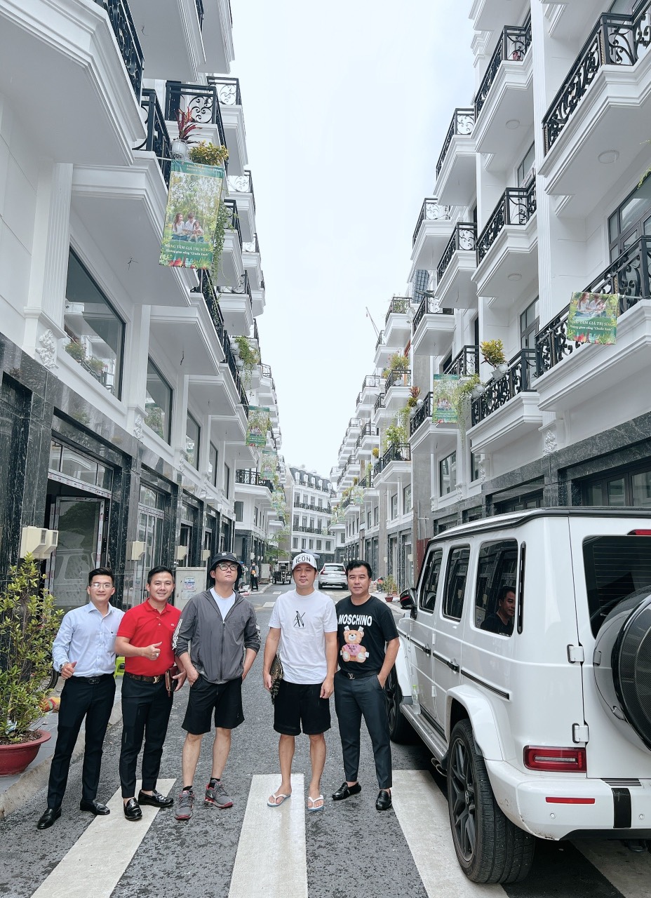 Nhà phố liền kề giáp sông Vàm Thuật giá chỉ từ 1 tỷ 5 sỡ hữu ngay nhà