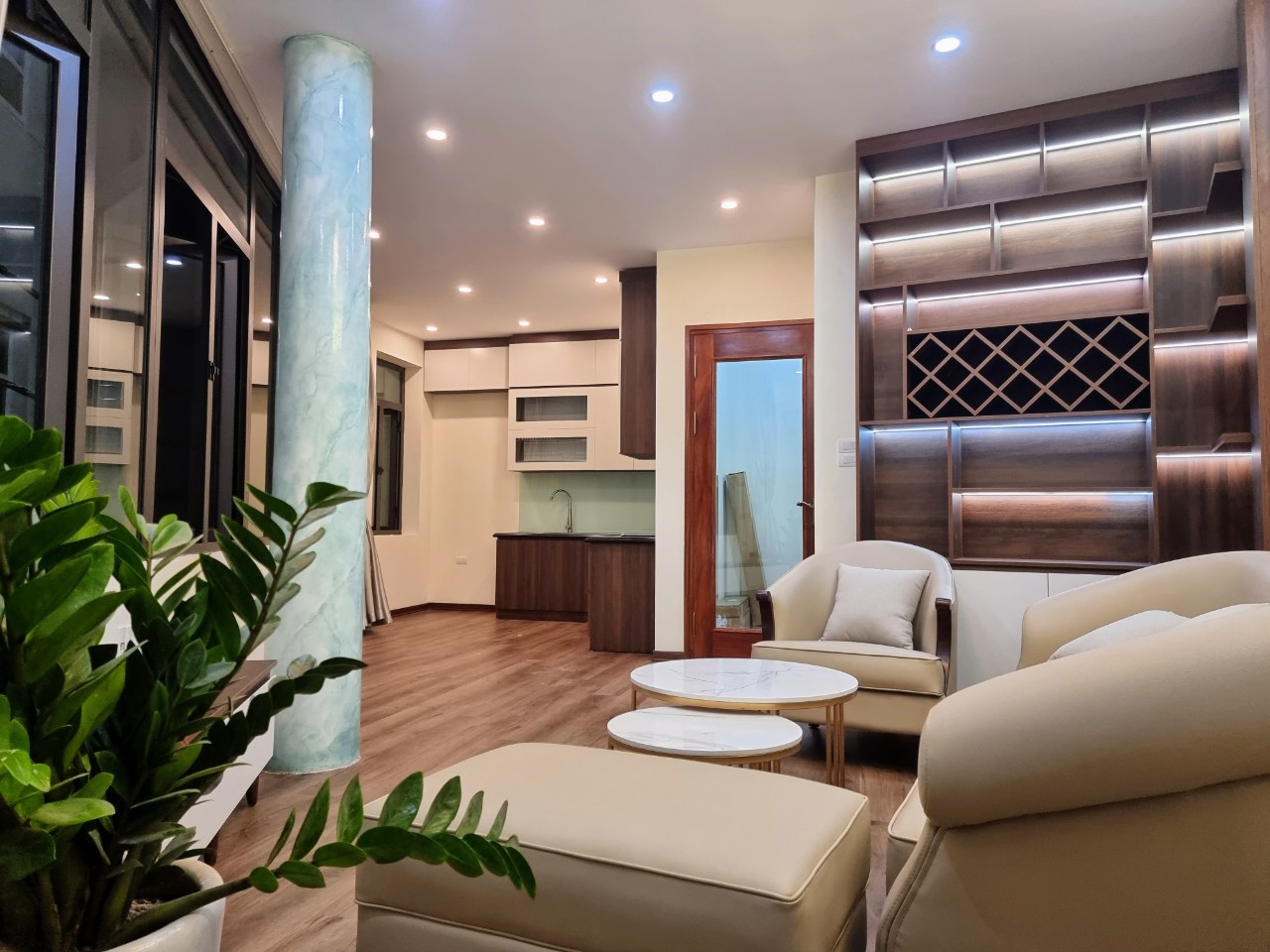 BÁN GẤP NHÀ MẶT NGÕ KINH DOANH TỐT PHỐ ÁI MỘ BỒ ĐỀ LONG BIÊN