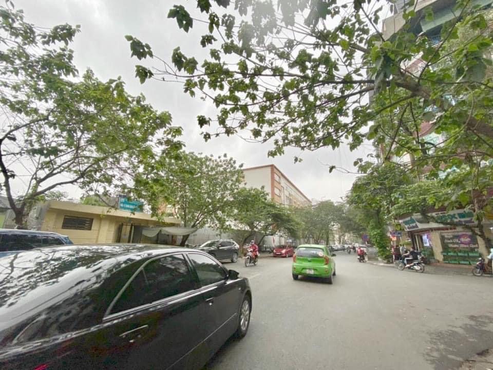 Bán Nhà Mặt Phố Hoà Mã - Vị Trí Đắc Địa - 15 Tỷ - Vỉa Hè Thênh Thang - Kinh Doanh Đỉnh Mọi Loại Hình - Phân Khúc Hiếm