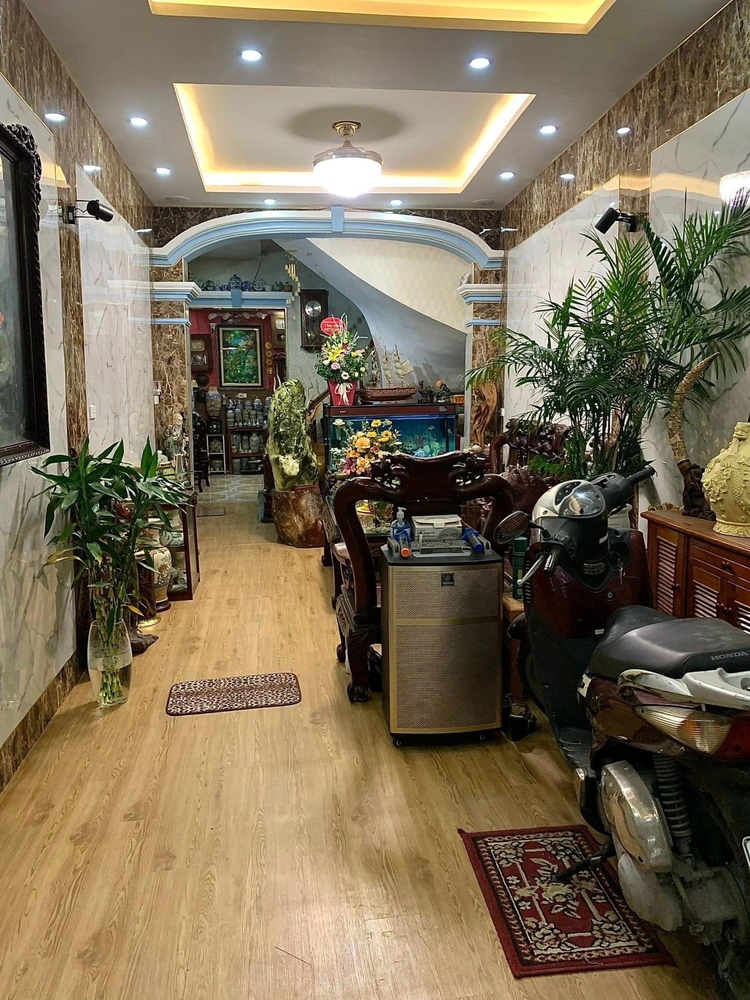 Bán Nhà Mặt Ngõ Văn Hương Đống Đa 65m - 9.7 Tỷ - Kinh Doanh Sầm Uất - Dòng Tiền - Trung Tâm Phố Cổ